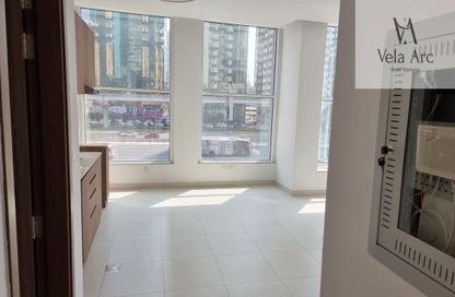 Apartment - Studio - 1 for rent in DXB Tower - Sheikh Zayed Road - Dubai Apartment - Studio - 1 for rent in DXB Tower - Sheikh Zayed Road - Dubai
