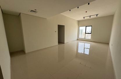Apartment - 2 Bedrooms - 2 Bathrooms for rent in Gulfa Towers - Al Rashidiya 1 - Al Rashidiya - Ajman