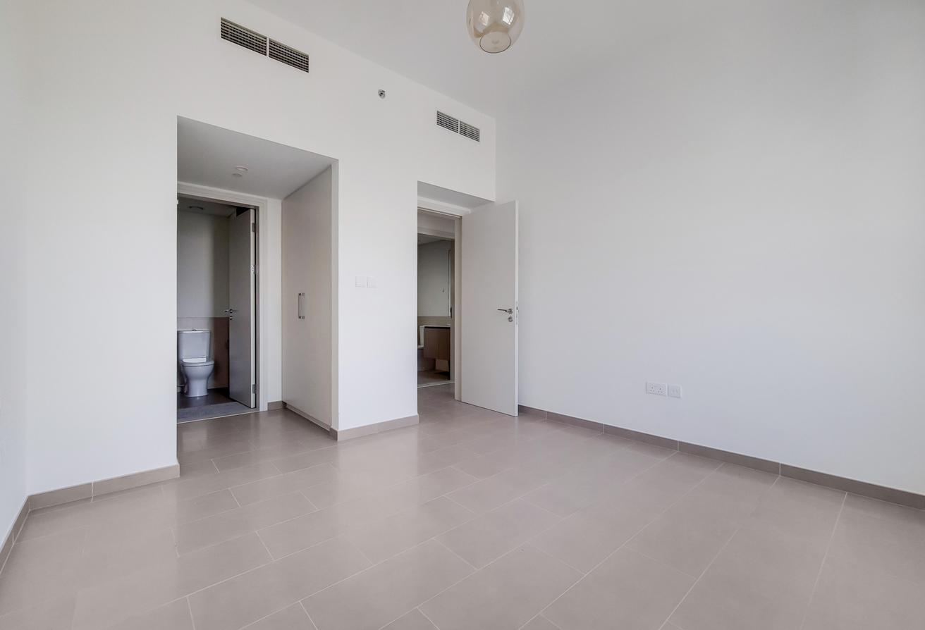 1st October | Best Price | Great Location photo 3