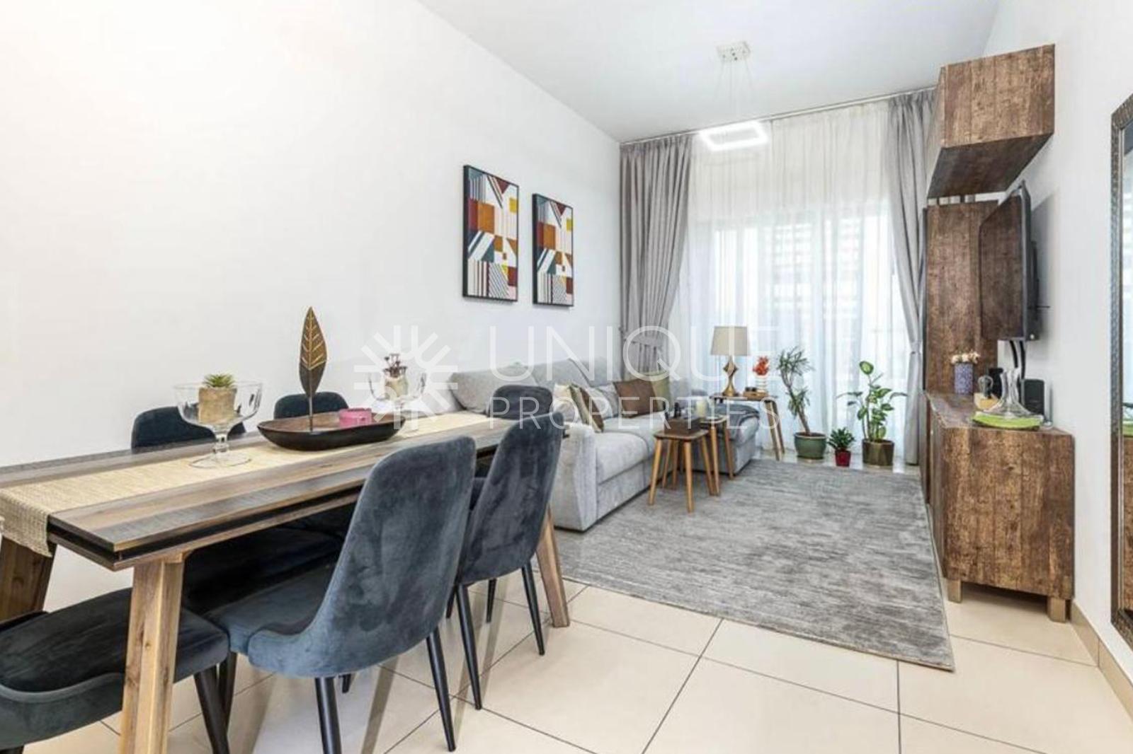 Fully Furnished 1BR Apartment Plus Study | Rented