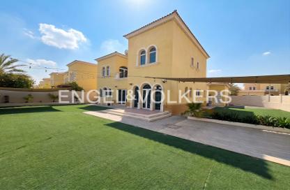 Villa - 3 - 5 for rent in District 8 - Jumeirah Park - Dubai Villa - 3 - 5 for rent in District 8 - Jumeirah Park - Dubai