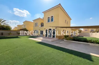 Villa - 3 Bedrooms - 5 Bathrooms for rent in District 8 - Jumeirah Park - Dubai
