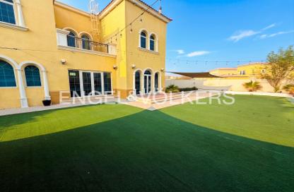 Villa - 3 - 5 for rent in District 8 - Jumeirah Park - Dubai Villa - 3 - 5 for rent in District 8 - Jumeirah Park - Dubai