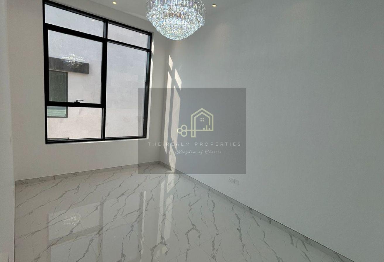 Spacious 6BR Villa in Jumeirah 1 with Maids Room photo 30