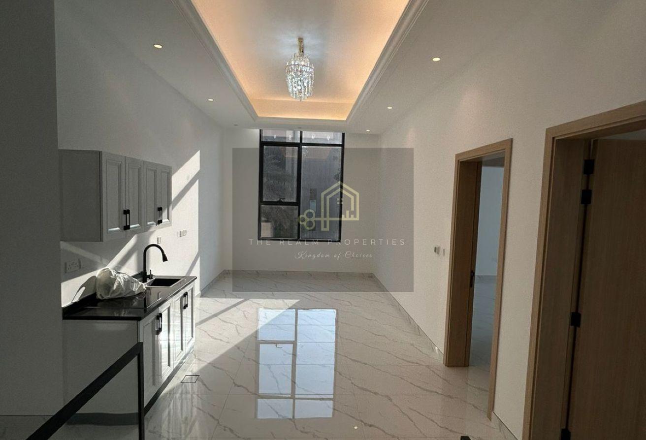 Spacious 6BR Villa in Jumeirah 1 with Maids Room photo 16