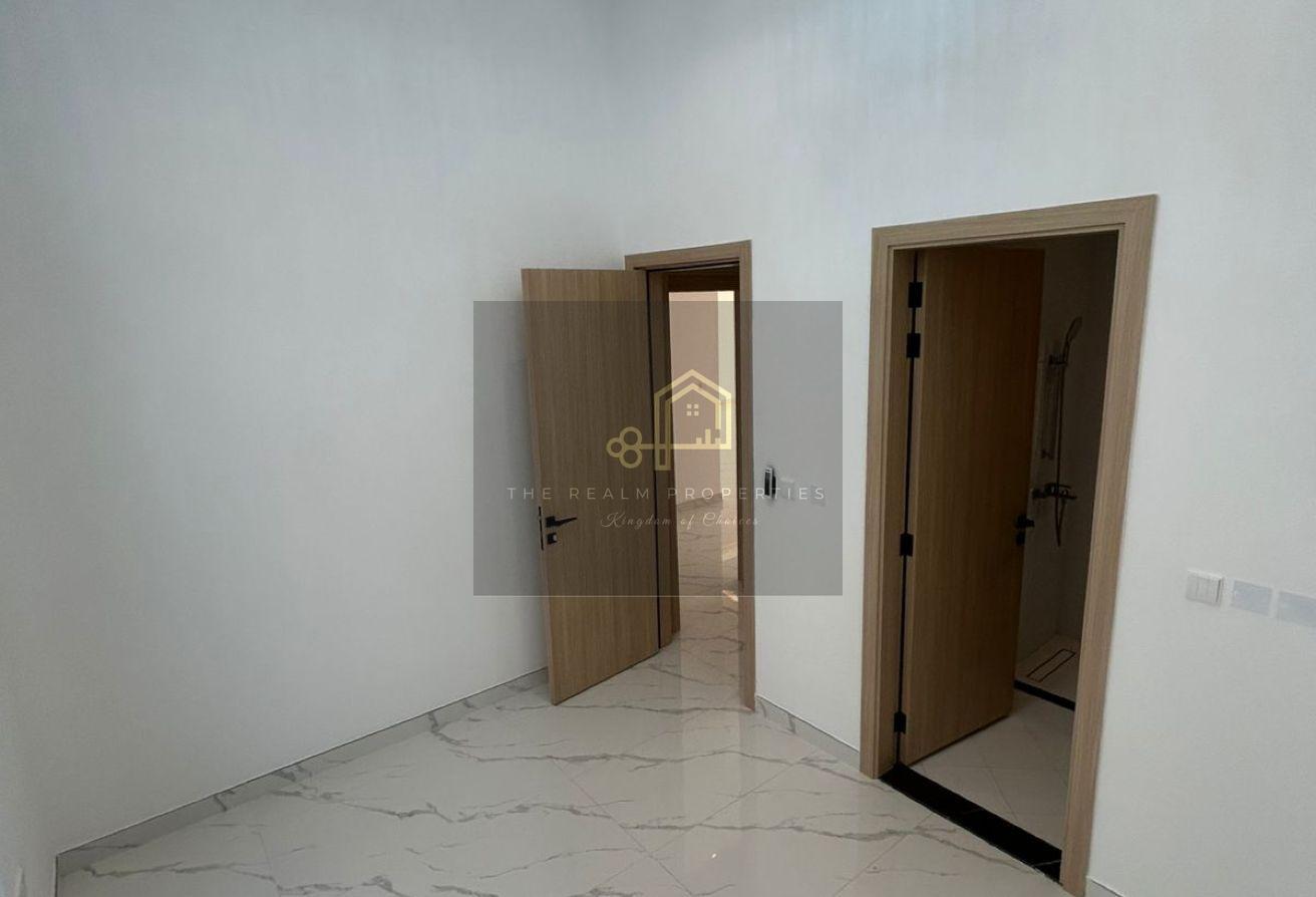 Spacious 6BR Villa in Jumeirah 1 with Maids Room photo 15