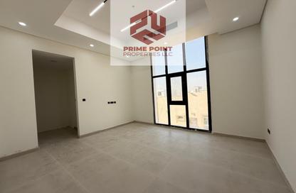 Villa - 5 Bedrooms - 6 Bathrooms for rent in Al Aweer 1 - Al Aweer - Dubai Villa - 5 Bedrooms - 6 Bathrooms for rent in Al Aweer 1 - Al Aweer - Dubai