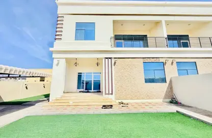 فيلا - 5 غرف نوم - 7 حمامات للايجار في الرقيبة - السيوح - الشارقة