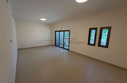 Apartment - 3 Bedrooms - 3 Bathrooms for rent in The Gardens Building 27 - The Gardens Buildings - The Gardens - Dubai