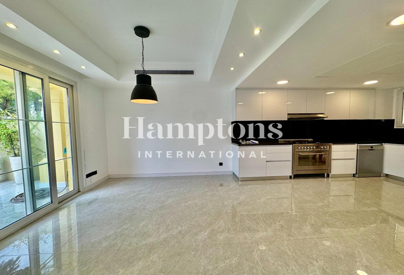 Lake View | Fully Renovated | Best Community photo 2