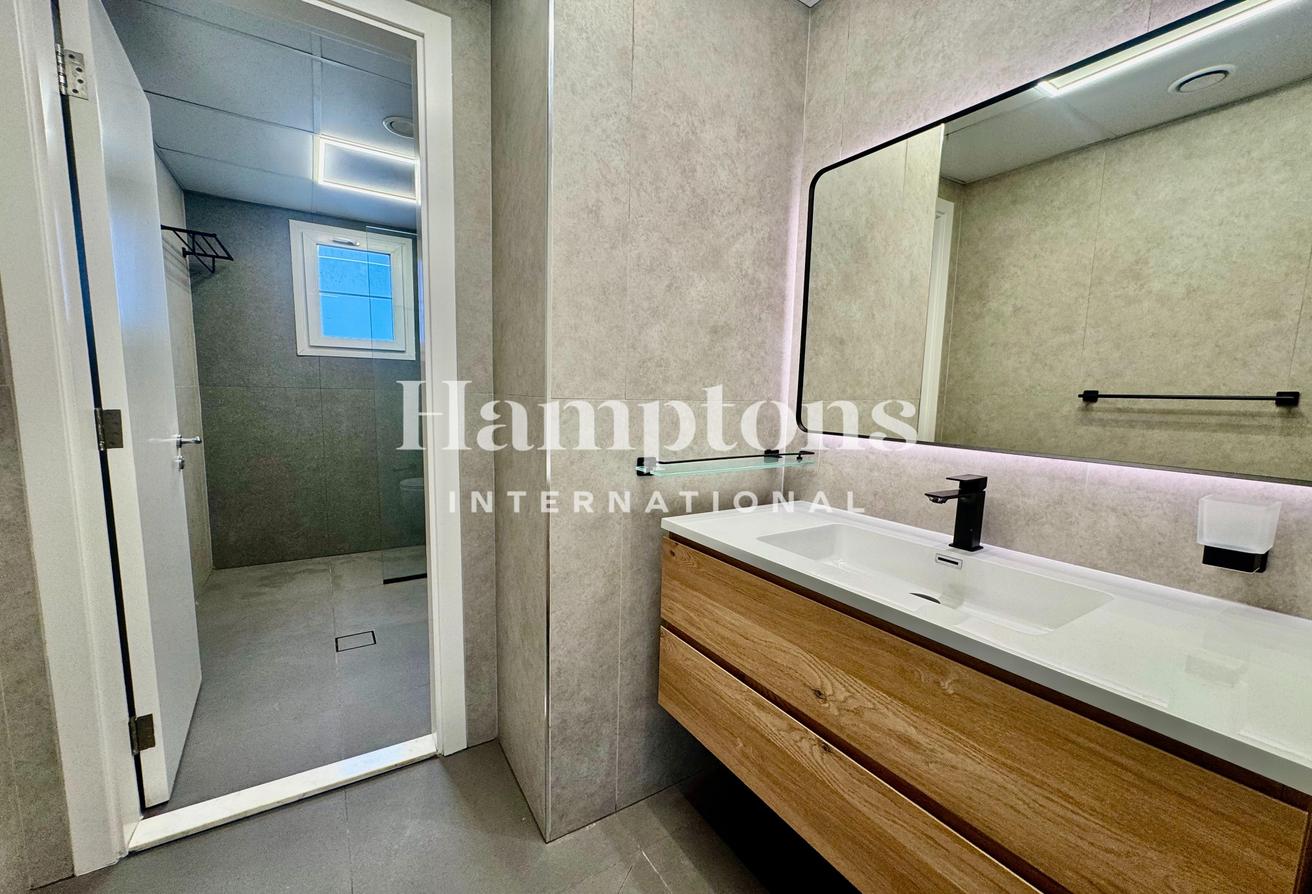 Lake View | Fully Renovated | Best Community photo 10