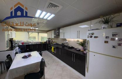 Apartment - 3 Bedrooms - 4 Bathrooms for sale in Al Anwar Tower - Al Khan Lagoon - Al Khan - Sharjah Apartment - 3 Bedrooms - 4 Bathrooms for sale in Al Anwar Tower - Al Khan Lagoon - Al Khan - Sharjah