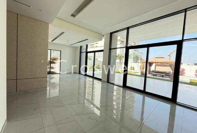 Single Row | Close to Pool | Vastu | Negotiable — photo 2