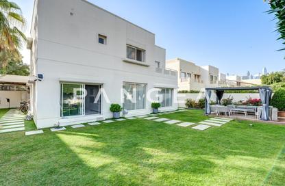Villa - 5 Bedrooms - 6 Bathrooms for sale in Meadows 2 - Meadows - Dubai