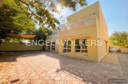 Villa - 5 Bedrooms - 5 Bathrooms for rent in Meadows 9 - Meadows - Dubai
