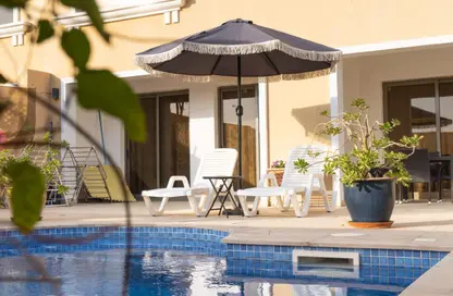 فيلا - 5 غرف نوم - 6 حمامات للايجار في تاون هاوسز قرية الحمرا - قرية الحمرا - رأس الخيمة