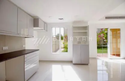 فيلا - 2 غرف نوم - 2 حمامات للايجار في الينابيع 2 - الينابيع - دبي فيلا - 2 غرف نوم - 2 حمامات للايجار في الينابيع 2 - الينابيع - دبي