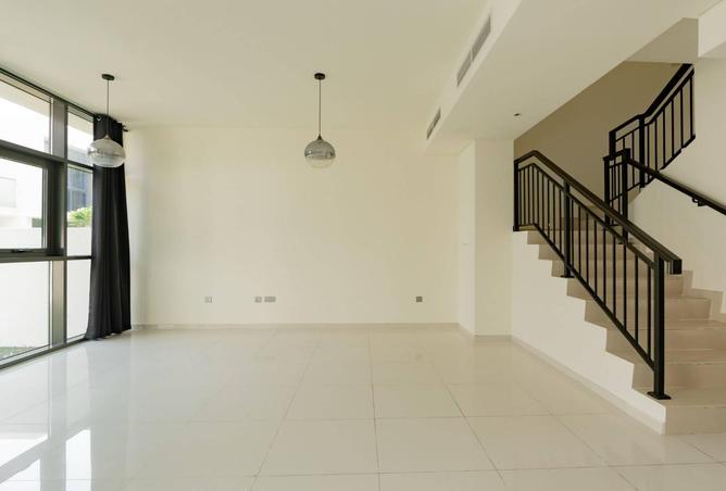 Unfurnished 4BR | Ready To Move | Close To Mall photo 2