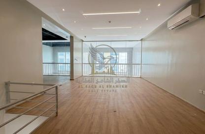 Warehouse - Studio - 2 Bathrooms for rent in Industrial Building 13 - Industrial Area 13 - Sharjah Industrial Area - Sharjah