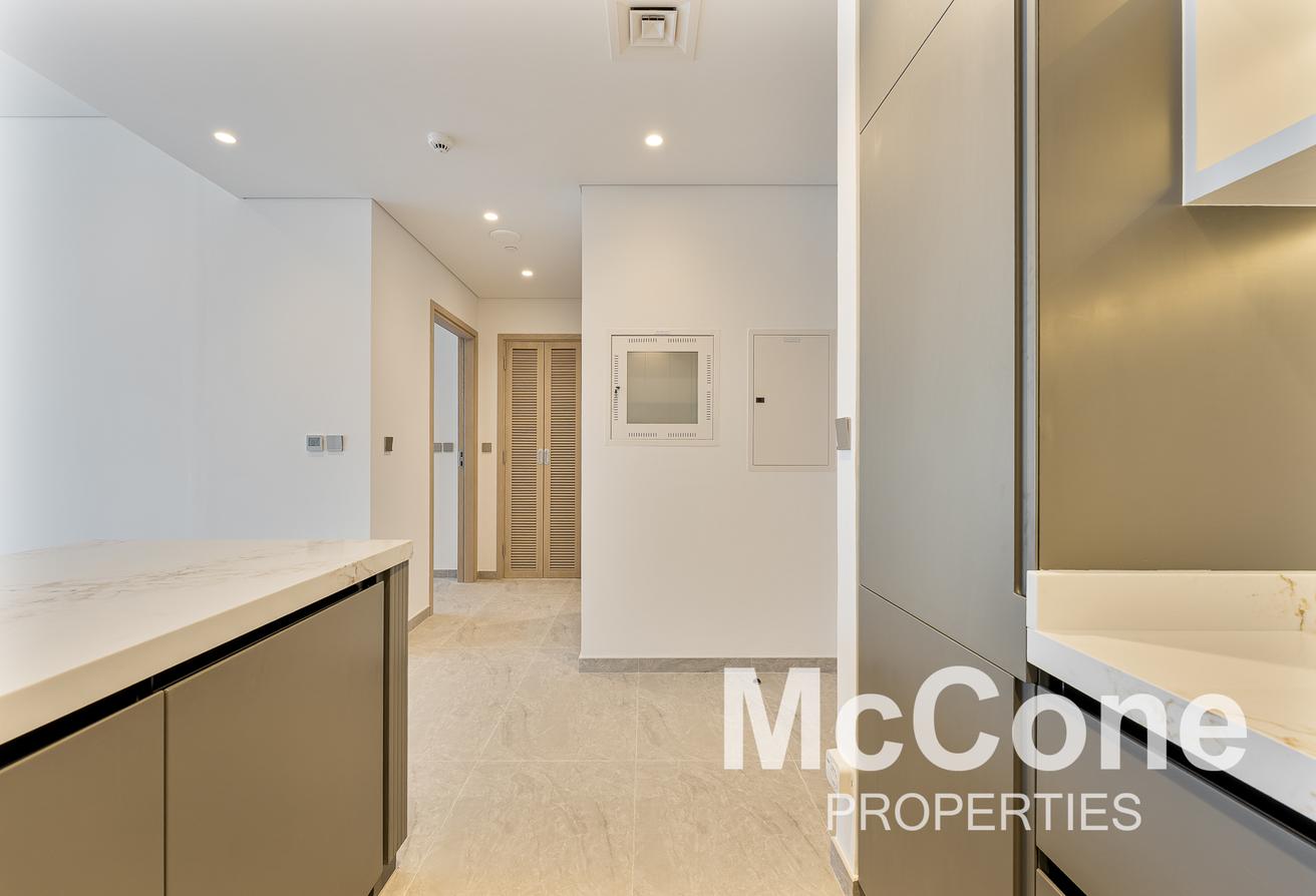 Burj View | Top Floor | Genuine Listing photo 5