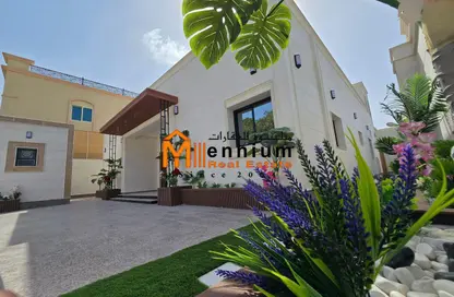 فيلا - 6 غرف نوم - 7 حمامات للبيع في المنصورة - الشرق - الشارقة