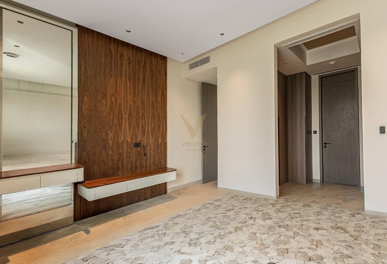 UPGRADED 5BR+M | GARDEN SUITE | CORNER VILLA photo 9
