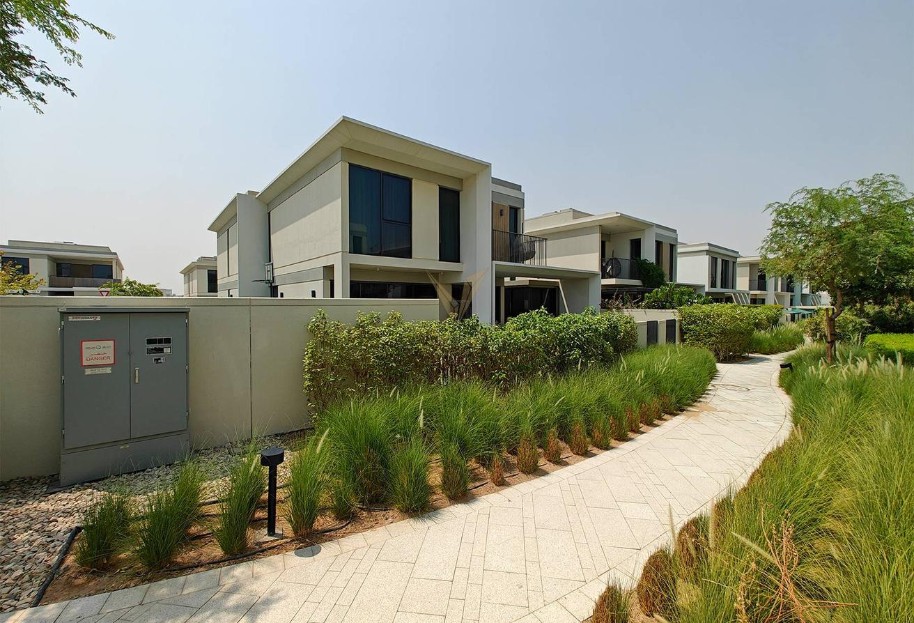 UPGRADED 5BR+M | GARDEN SUITE | CORNER VILLA photo 29