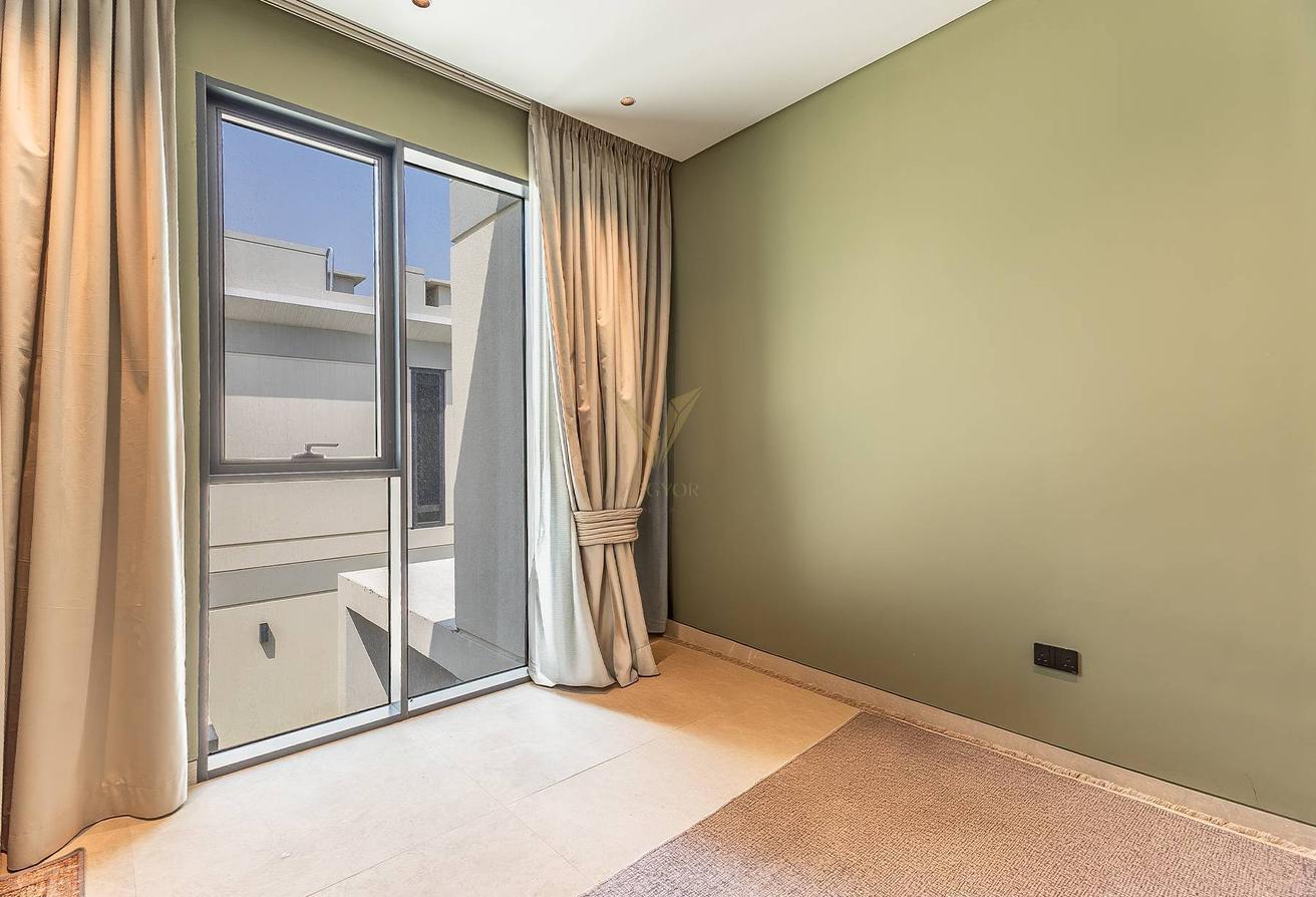 UPGRADED 5BR+M | GARDEN SUITE | CORNER VILLA photo 17