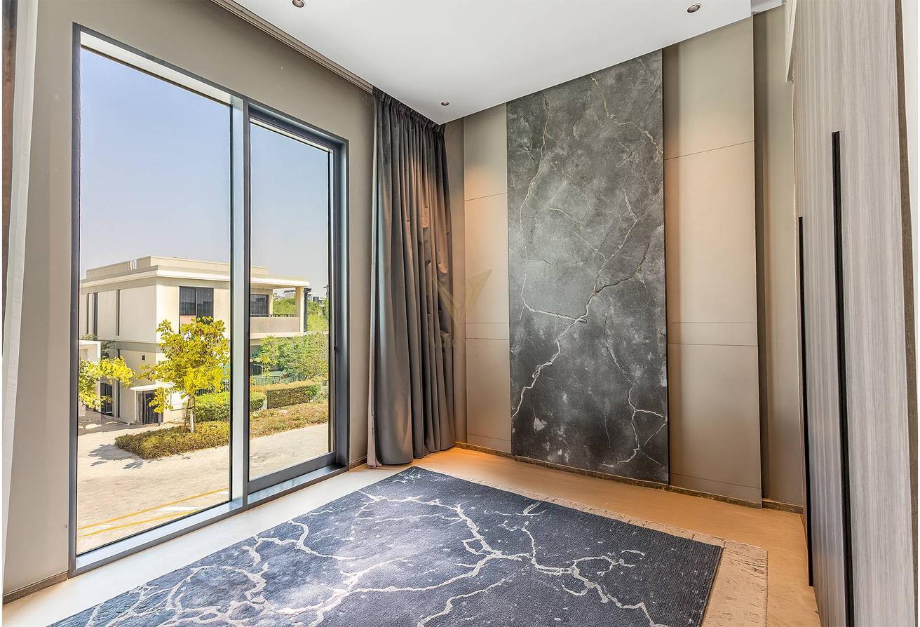 UPGRADED 5BR+M | GARDEN SUITE | CORNER VILLA photo 18