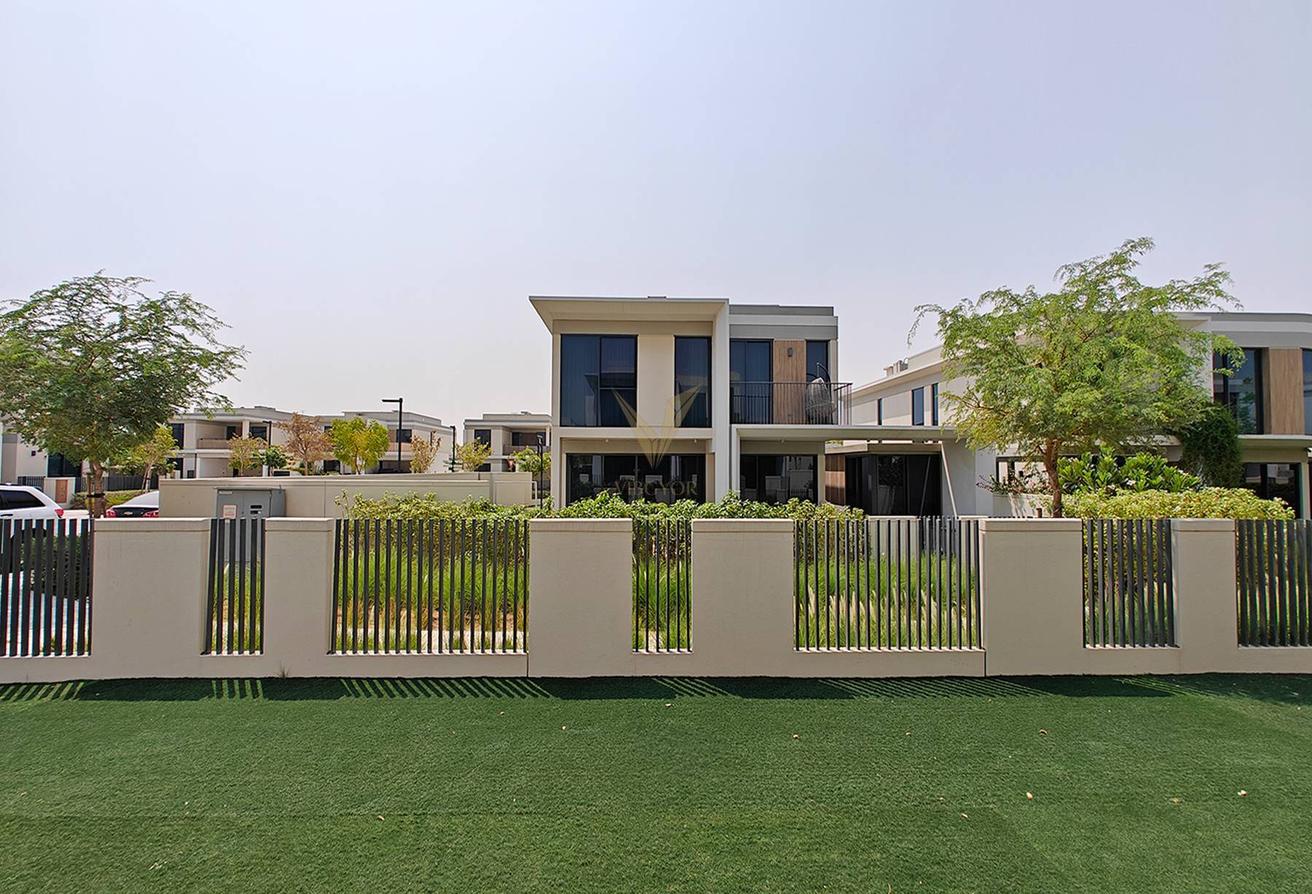 UPGRADED 5BR+M | GARDEN SUITE | CORNER VILLA photo 28