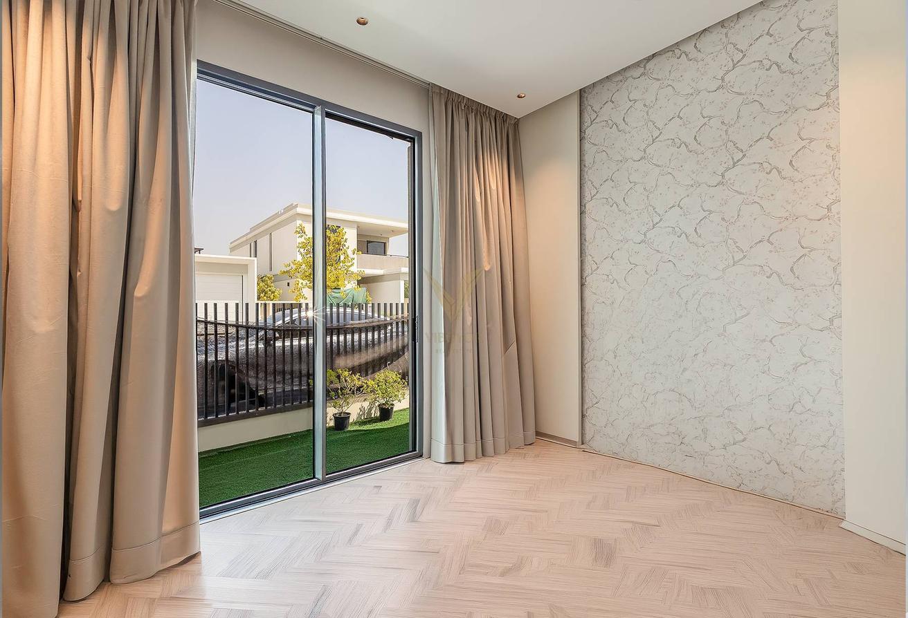 UPGRADED 5BR+M | GARDEN SUITE | CORNER VILLA photo 15
