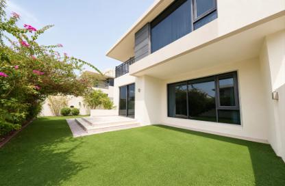 Townhouse - 5 - 5 for sale in Maple 1 - Emirates Gardens 2 - District 14 - Jumeirah Village Circle - Dubai
