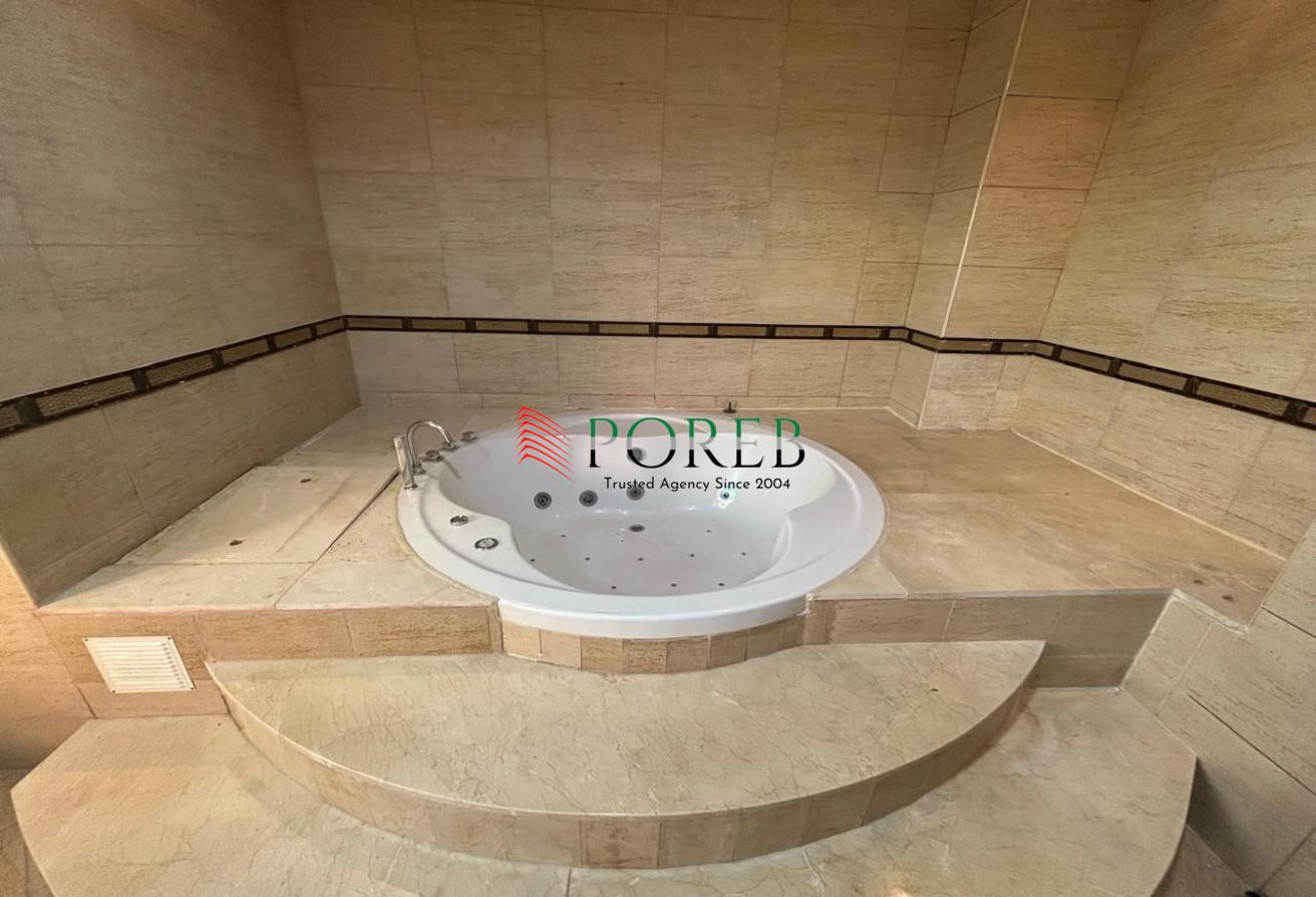 Huge 5BR Villa | Vacant | Priam Location photo 11