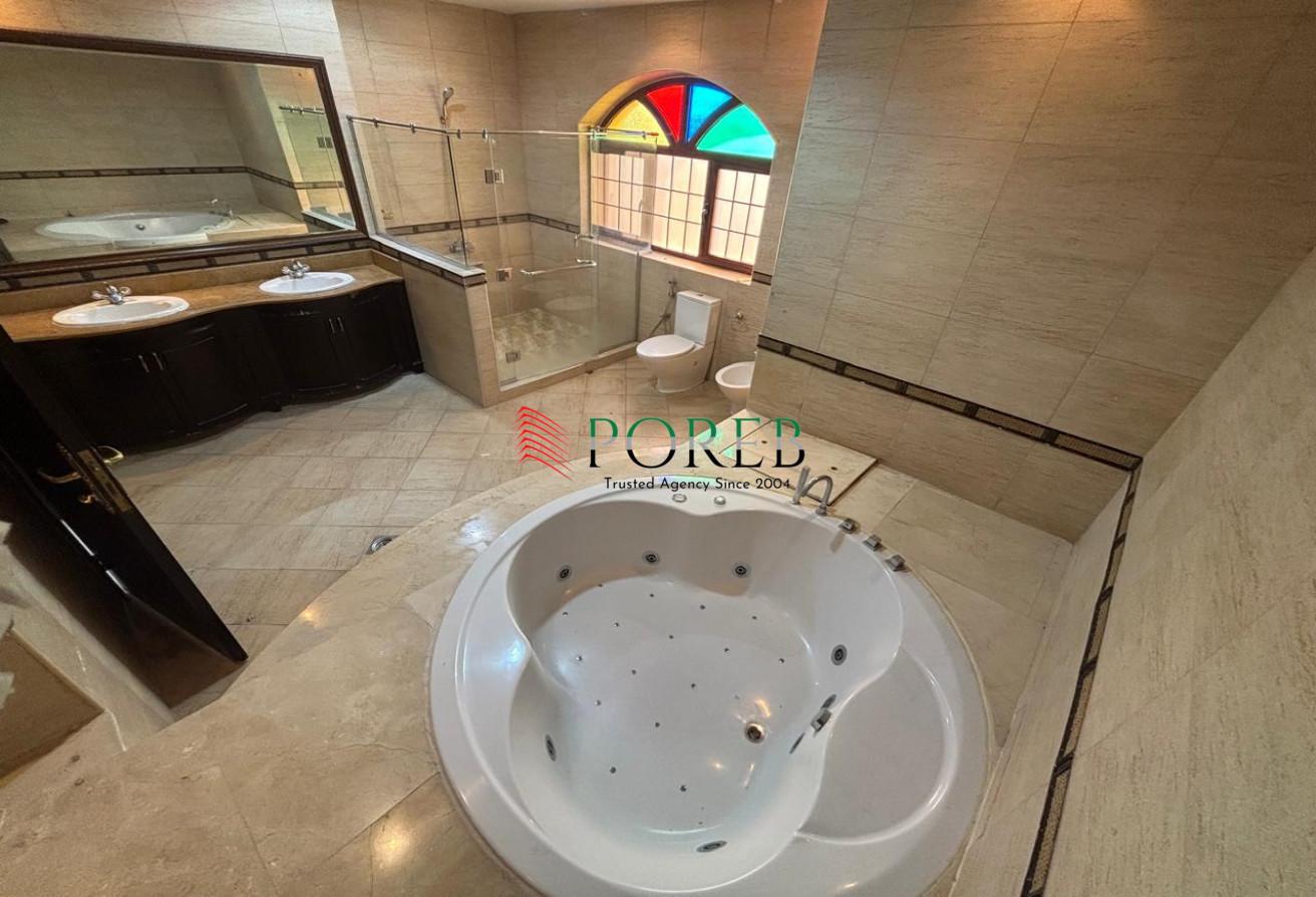 Huge 5BR Villa | Vacant | Priam Location photo 12