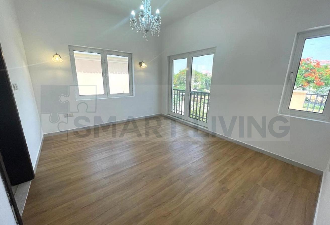 Vacant | A1 w 5 Bed n Pool | Backing on to Park photo 13
