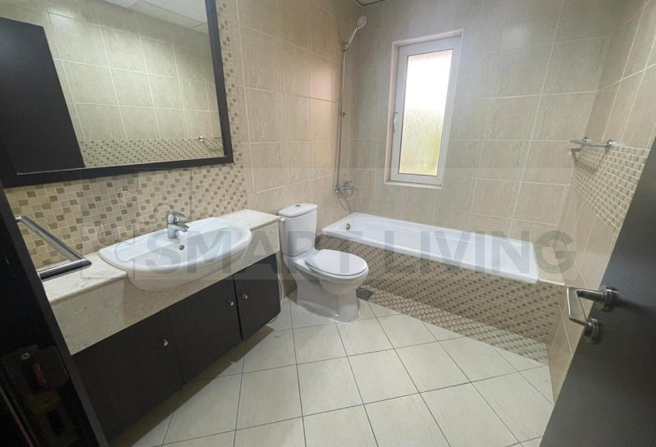Vacant | A1 w 5 Bed n Pool | Backing on to Park photo 19