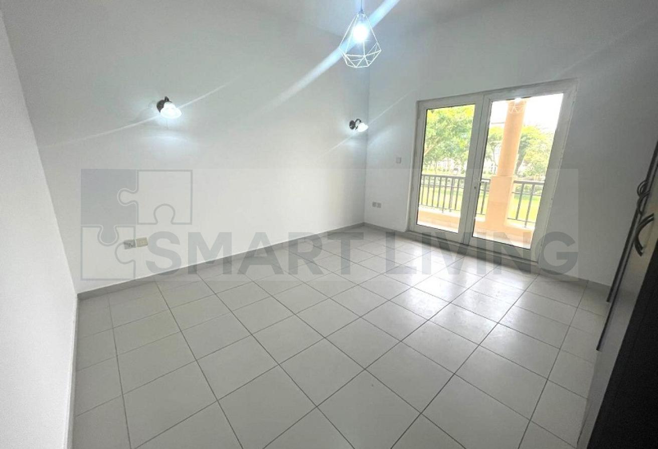 Vacant | A1 w 5 Bed n Pool | Backing on to Park photo 17
