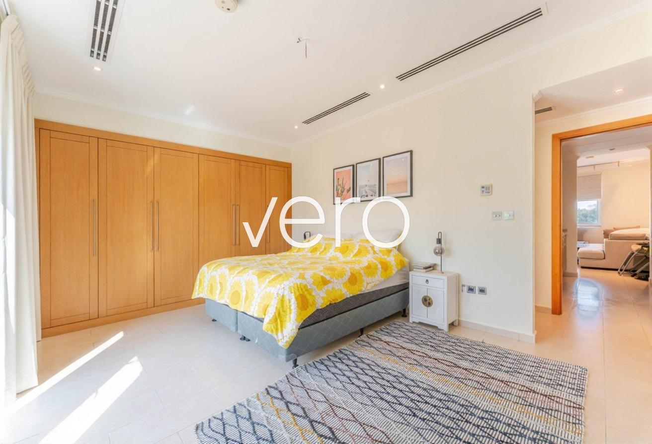 Single Row | Large Plot | Open Plan photo 6