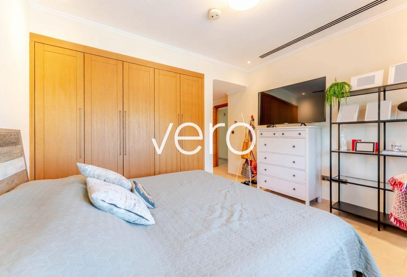 Single Row | Large Plot | Open Plan photo 11