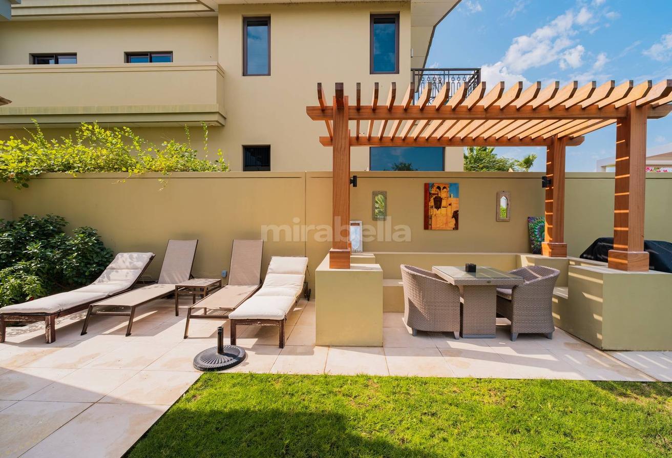 Exclusive| Immaculate Condition | Lake View photo 18