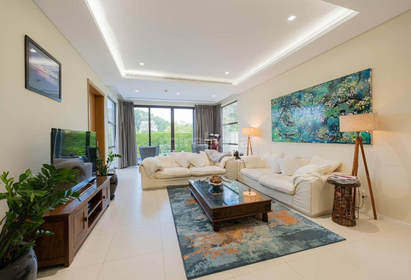 Exclusive| Immaculate Condition | Lake View photo 6