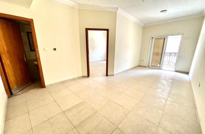 Apartment - 1 - 2 for rent in Muwailih Building - Muwaileh - Sharjah