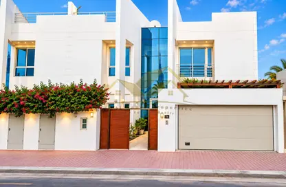 Villa - 4 Bedrooms - 5 Bathrooms for rent in Jumeirah 1 Villas - Jumeirah 1 - Jumeirah - Dubai