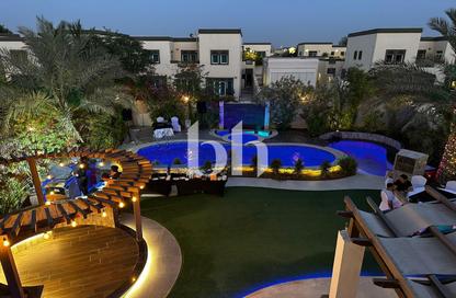 Villa - 5 Bedrooms - 4 Bathrooms for rent in District 5 - Jumeirah Park - Dubai