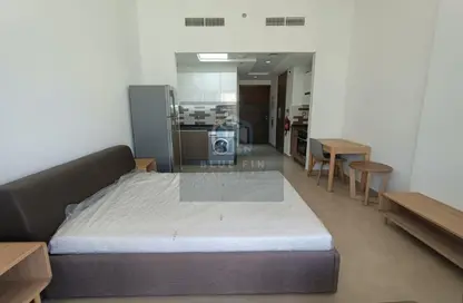 Apartment - 1 Bathroom for rent in Azizi Plaza - Al Furjan - Dubai