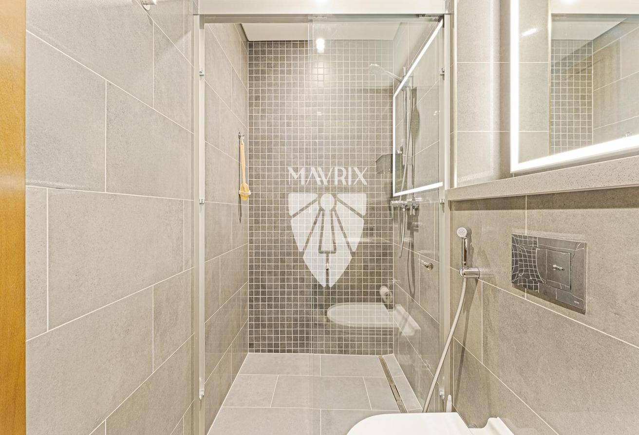Luxury | Fully Furnished | Vacant | Ready To Move photo 9