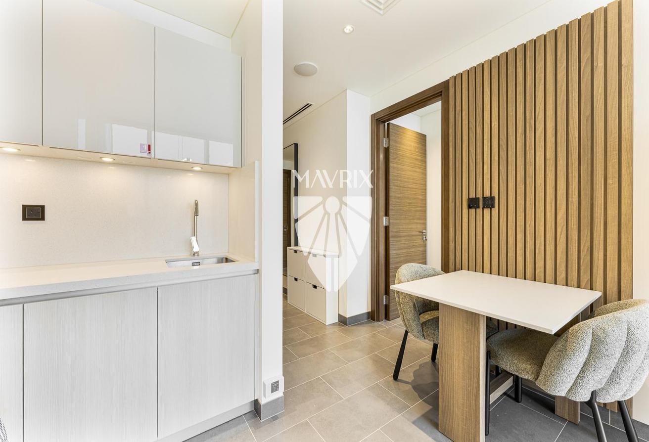 Luxury | Fully Furnished | Vacant | Ready To Move photo 6