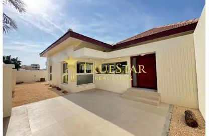 Villa - 3 Bedrooms - 3 Bathrooms for rent in Jumeirah 1 Villas - Jumeirah 1 - Jumeirah - Dubai