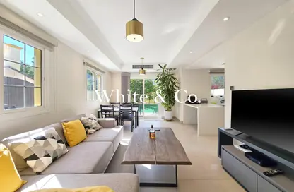 فيلا - 2 غرف نوم - 3 حمامات للايجار في الينابيع 9 - الينابيع - دبي