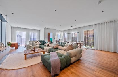 Villa - 5 Bedrooms - 6 Bathrooms for rent in Sur La Mer 1 - Sur La Mer - La Mer - Jumeirah - Dubai